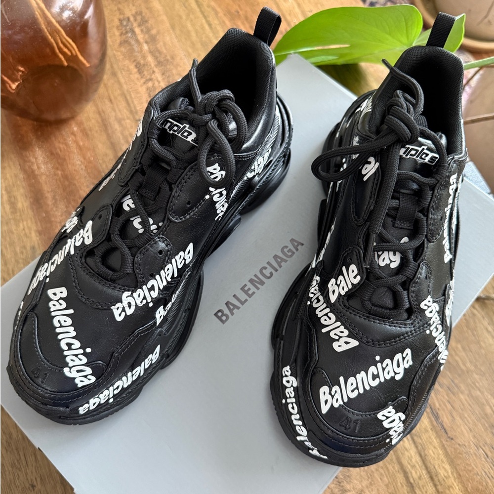 Balenciaga Triple S Men Shoes Designer Size 41 , Worn Once Only Looks Brandnew